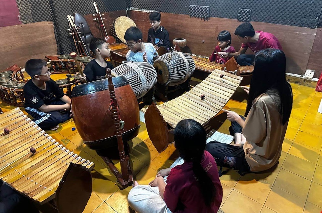 Tour #5: Champey Academy of Arts